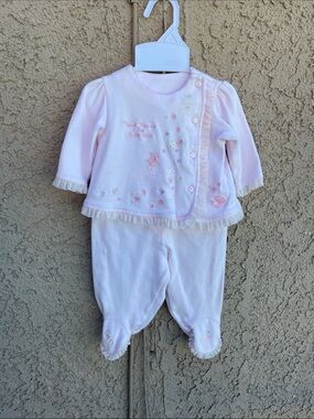 Vintage Soft Pink Baby Two-Piece Butterfly Floral Sz 0/3M Embroidery